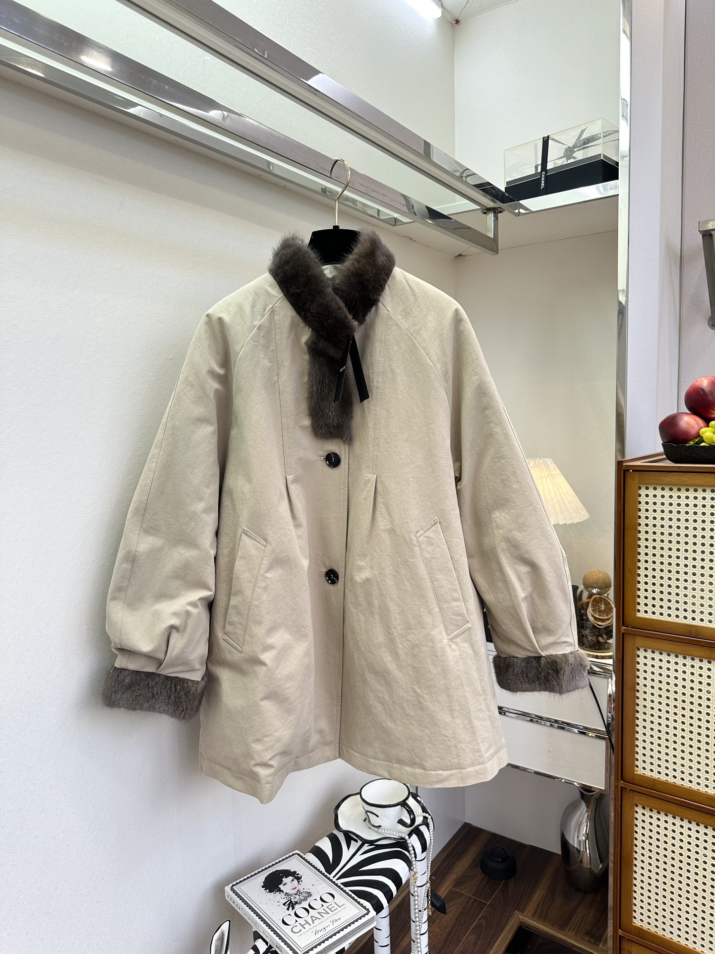 Elegant Down-Filled Trench Coat with Mink Fur Trim, Korean Drama Style