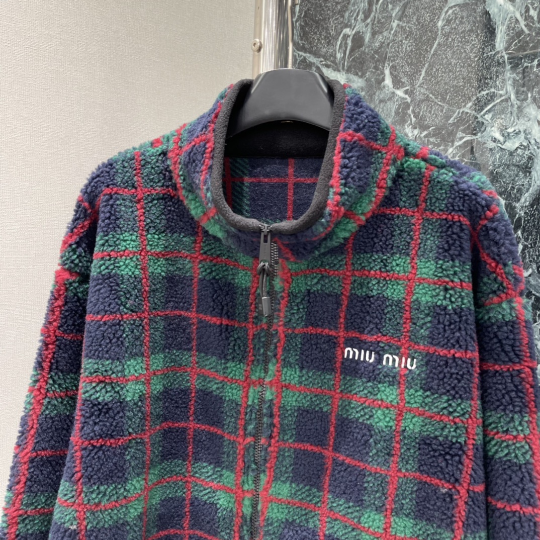 Miu 25秋冬新款 格纹摇粒绒外套 红绿对格设计超有节日氛围感!秋冬穿超舒服 宽松Oversize版型