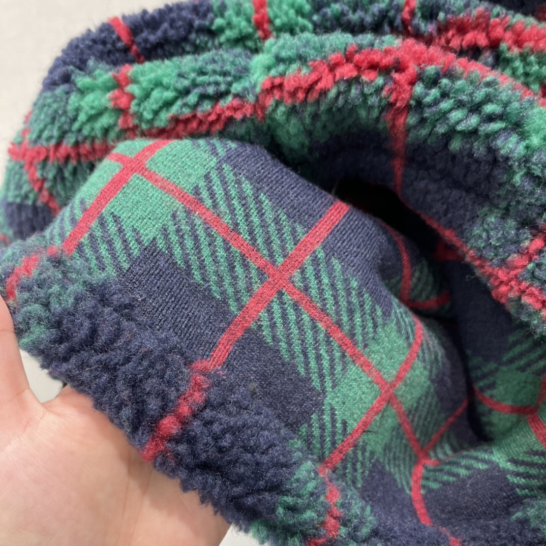 Miu 25秋冬新款 格纹摇粒绒外套 红绿对格设计超有节日氛围感!秋冬穿超舒服 宽松Oversize版型