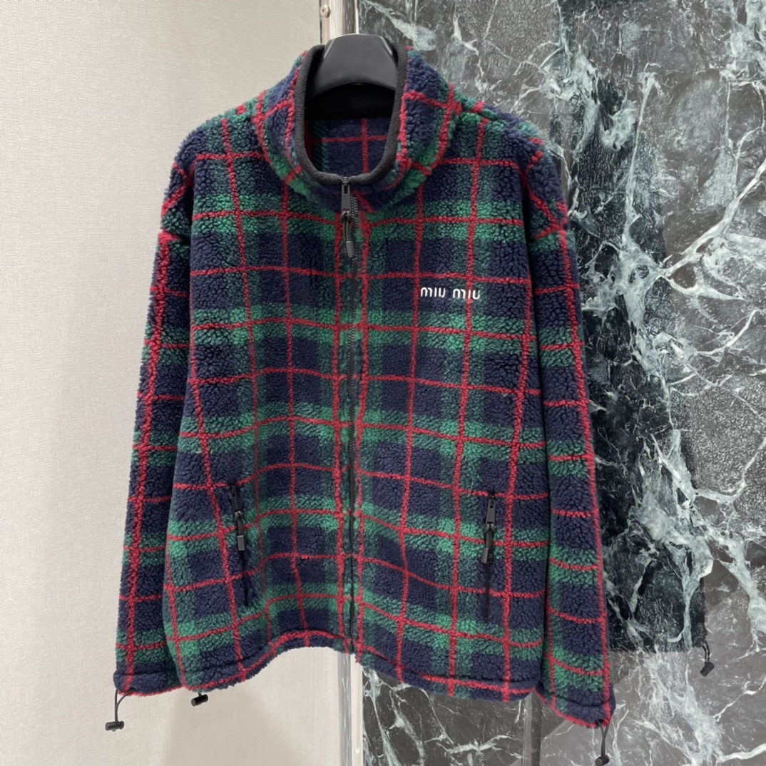 Miu 25秋冬新款 格纹摇粒绒外套 红绿对格设计超有节日氛围感!秋冬穿超舒服 宽松Oversize版型