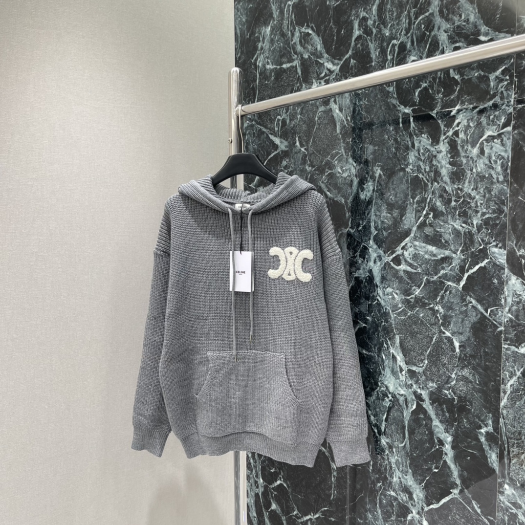 CE 25秋冬新款 刺绣标识针织帽衫 胸前与背后白色立体双C刺绣Logo辨识度满分 休闲感十足，宽松版型