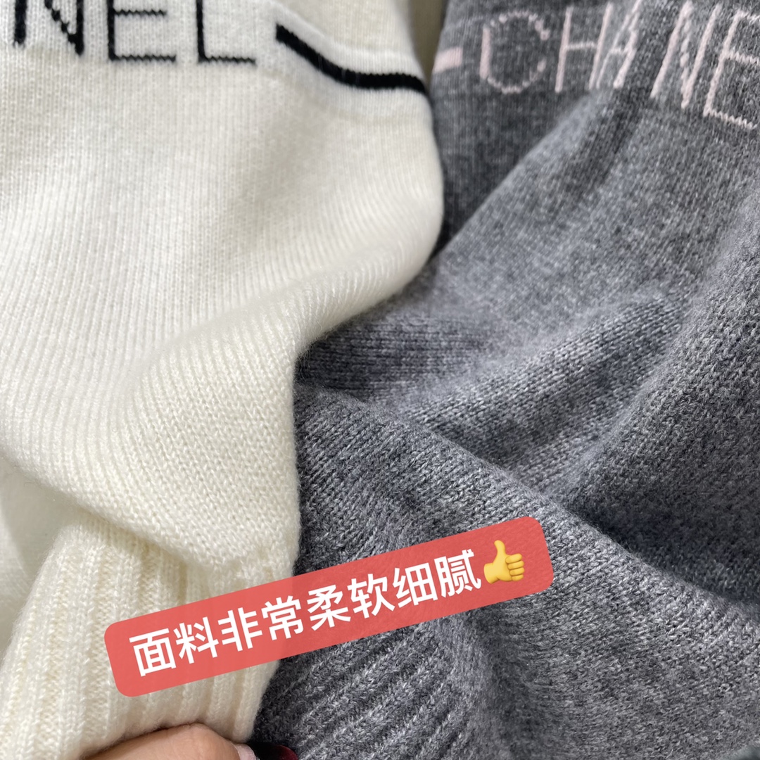 小香 25秋冬新款 刺绣提花标志上衣 胸前黑色双C 字母logo字母刺绣 辨识度满分计。经典圆领套头设计