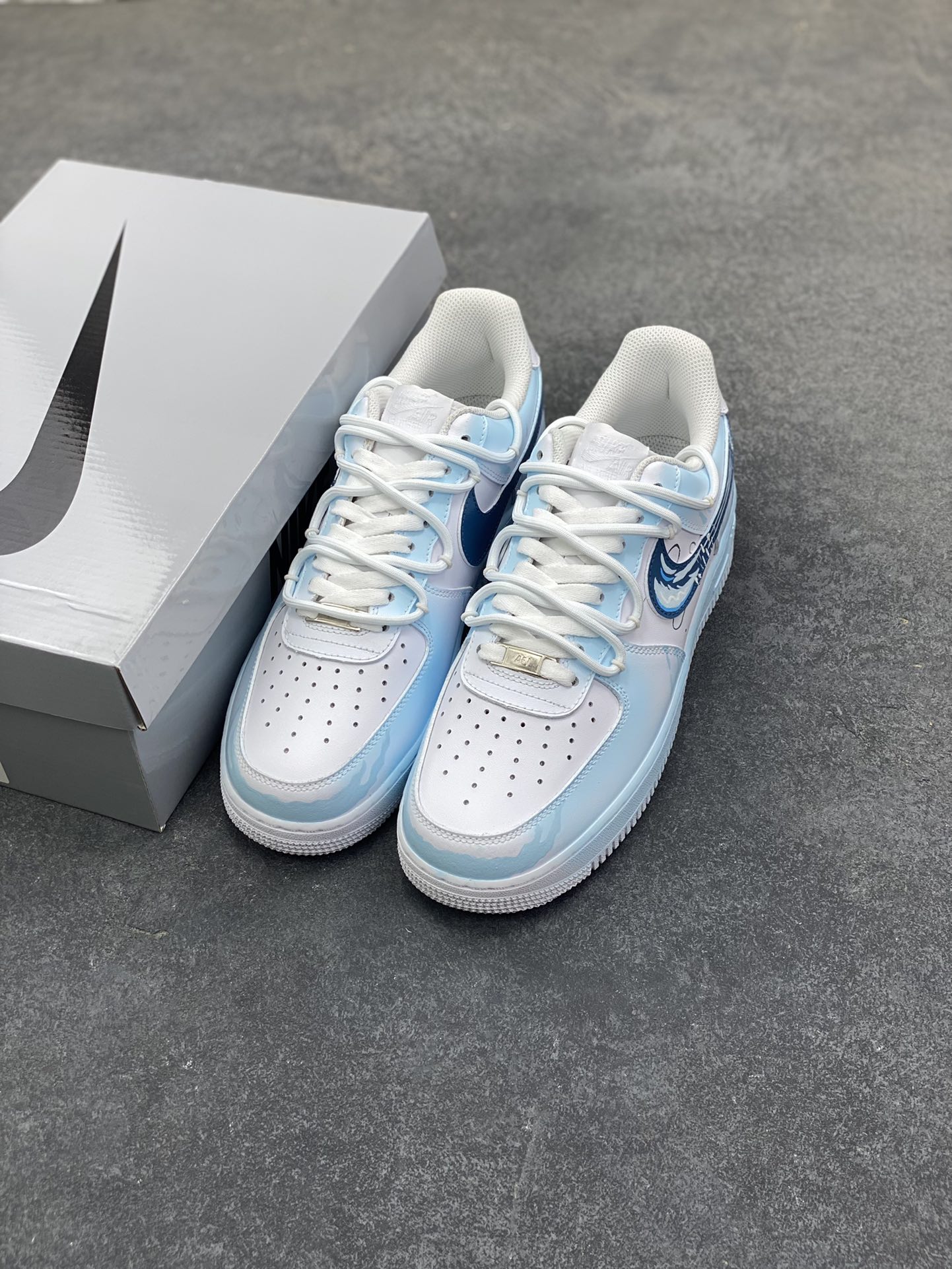 图片[8]-【定制球鞋】Nike Air Force 1 牛皮革 潮汐鱼影 渐变 手绘涂鸦 清爽高级 解构 复古经典 潮流百搭 耐磨 低帮 板鞋 男款 白蓝原楦头原纸板 原装鞋盒 定制五金配件 内置全掌气垫 原厂鞋底 货号：CW2288-111 尺码：36 36.5 37.5 38 38.5 39 40 40.5 41 42 42.5 43 44 44.5 45-选品中心