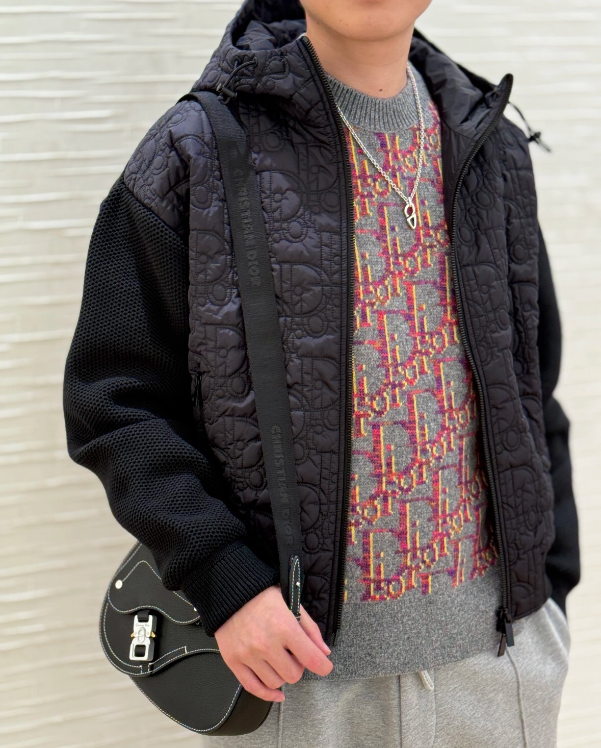 NO:611491,Dior patchwork jacket, hooded design, front cotton quilted Oblique pattern, back sleeves, knitted fabric splicing, super design, sports and leisure, great practicality and appearance, size S, M, L, XL,, dior, jackets & coats, jackets & coats, hats, alexander wang19860909Dior 拼接 夹克外套 连帽设计 前幅棉质绗缝Oblique图案 后幅 袖子针织面料拼接 超带设计感 运动休闲 实用性和颜值都特别棒 码数Ｓ,Ｍ,L,XL,,dior,jackets & coats,jackets & coats,hats,alexander wang,Men's clothing