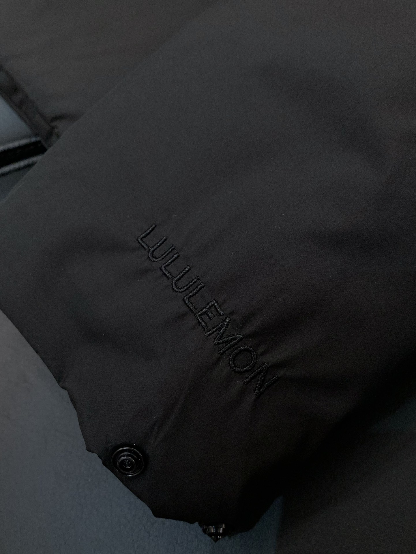 ，lulu lemon 动态保暖王者 金标P棉 防风防水 露露家轻量多功能翻领衬衫式棉服外套，男女同款！