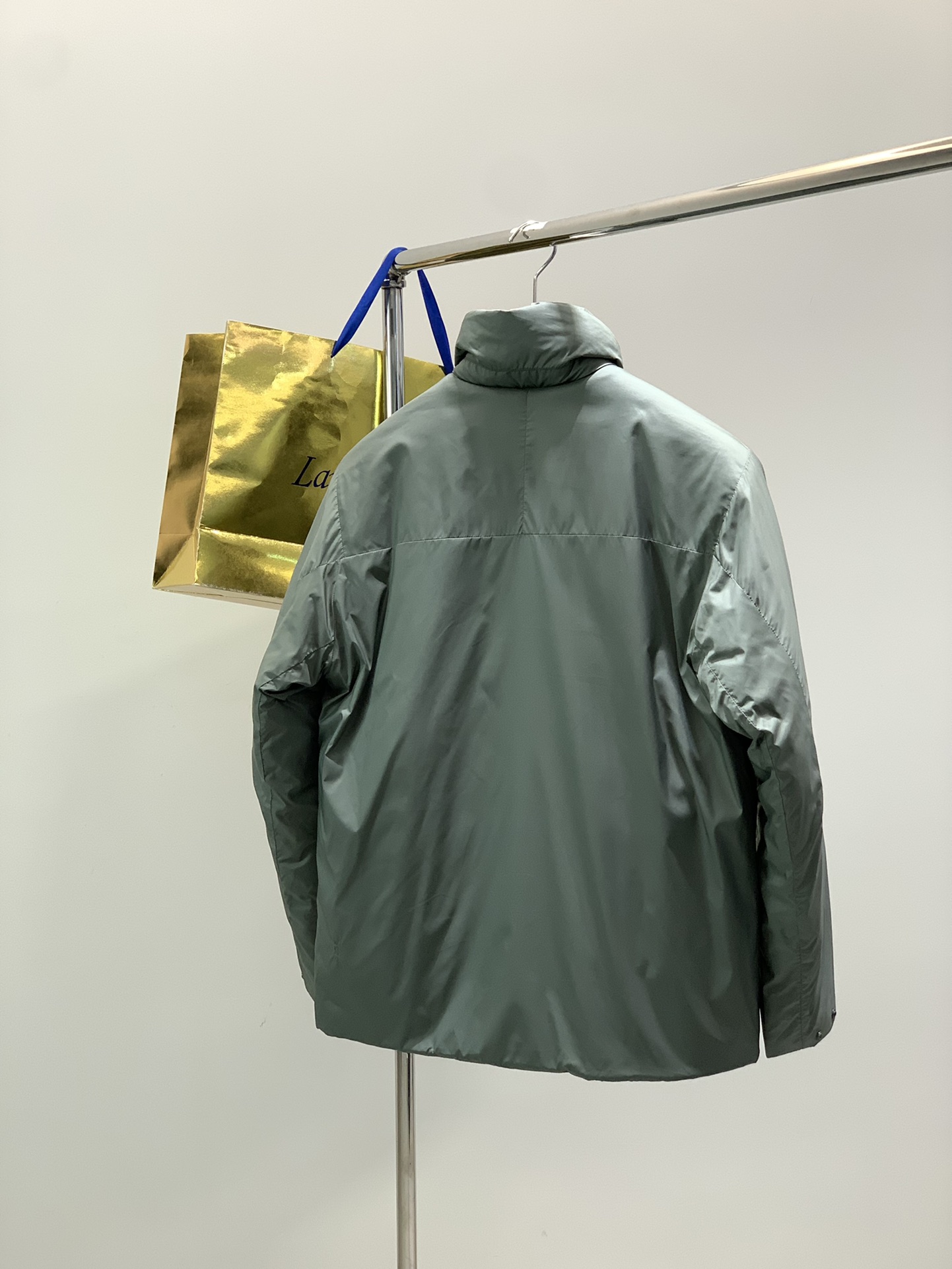 ，lulu lemon 动态保暖王者 金标P棉 防风防水 露露家轻量多功能翻领衬衫式棉服外套，男女同款！