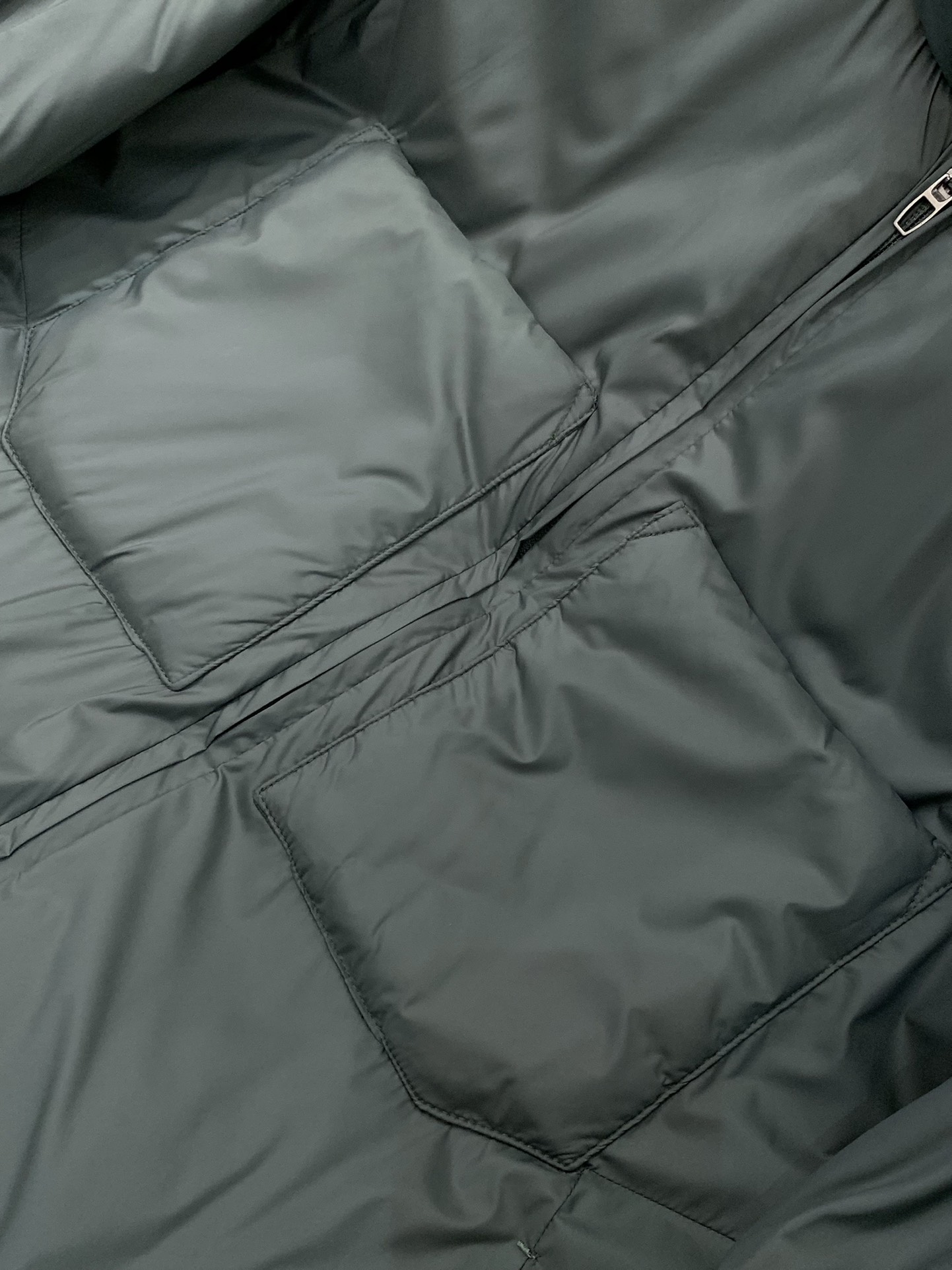 ，lulu lemon 动态保暖王者 金标P棉 防风防水 露露家轻量多功能翻领衬衫式棉服外套，男女同款！