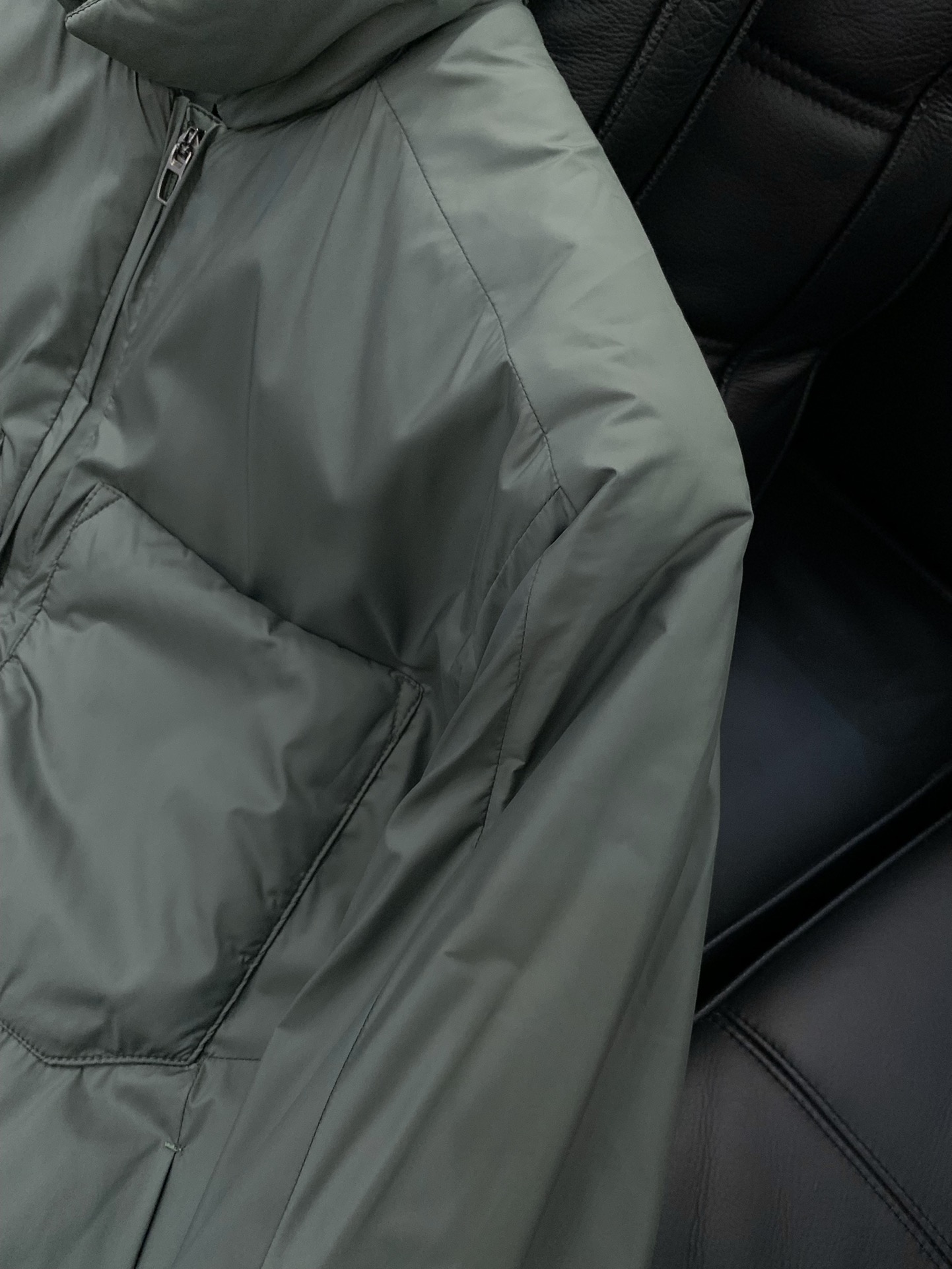 ，lulu lemon 动态保暖王者 金标P棉 防风防水 露露家轻量多功能翻领衬衫式棉服外套，男女同款！