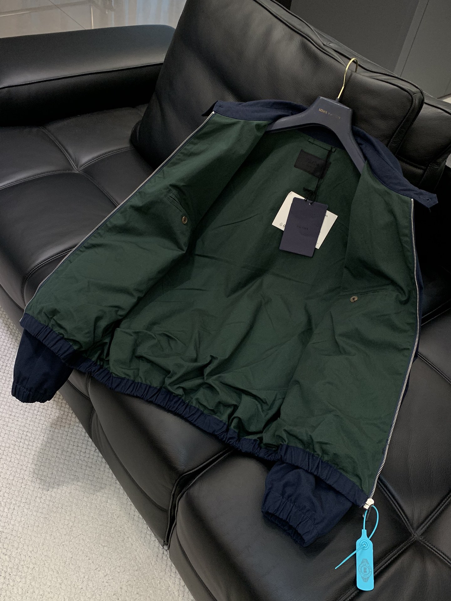 ，PRADA 普拉达 FW25 经典哈林顿英伦风绅士棉质夹克外套 原版两件4w购入开发 面料色样定制一个