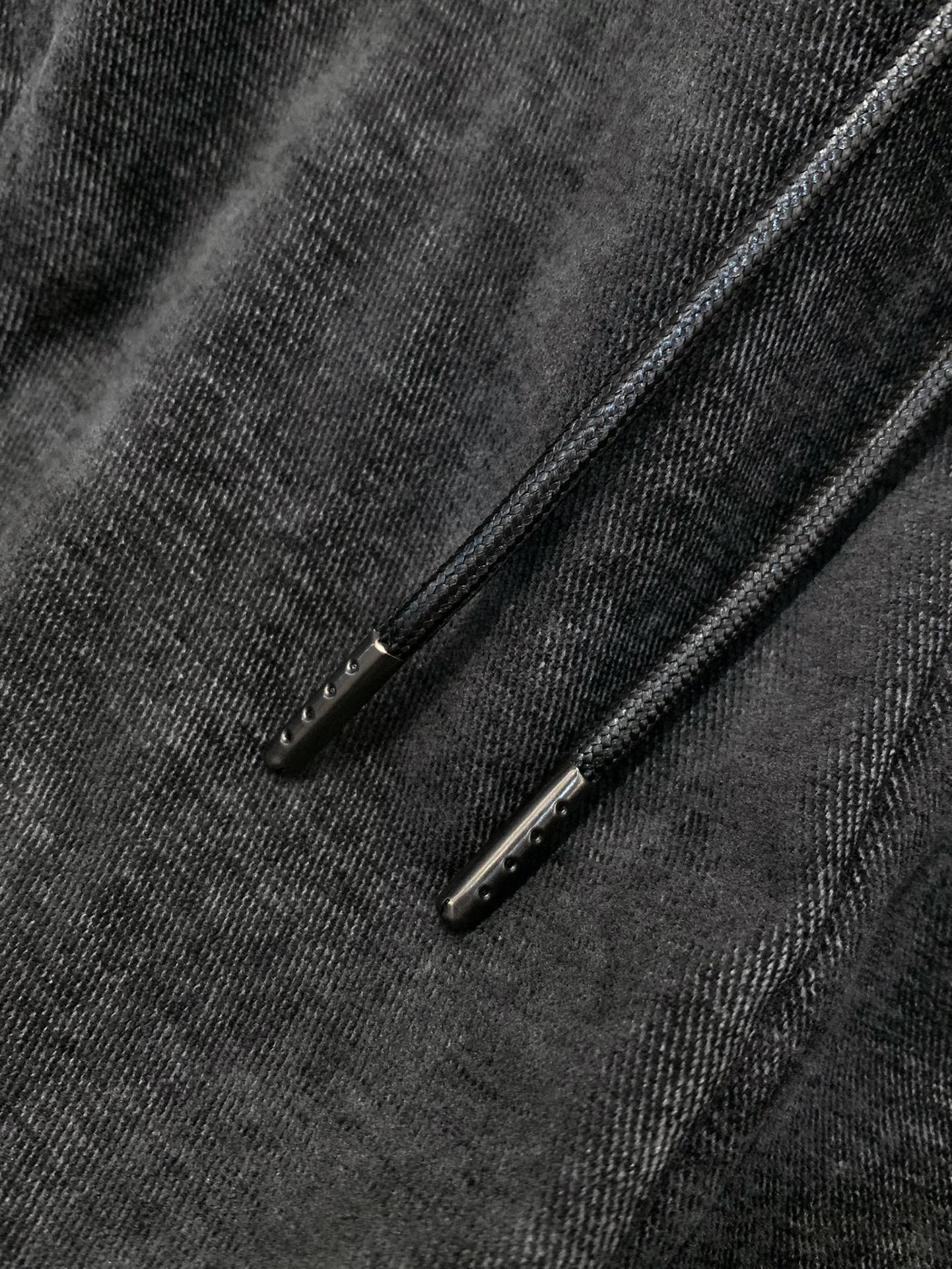 ，JIL 抽绳宽松休闲裤时尚系列，独特设计，抽绳休闲长裤 订纱开始订染和订纺。国内某大厂出口日本 和供应