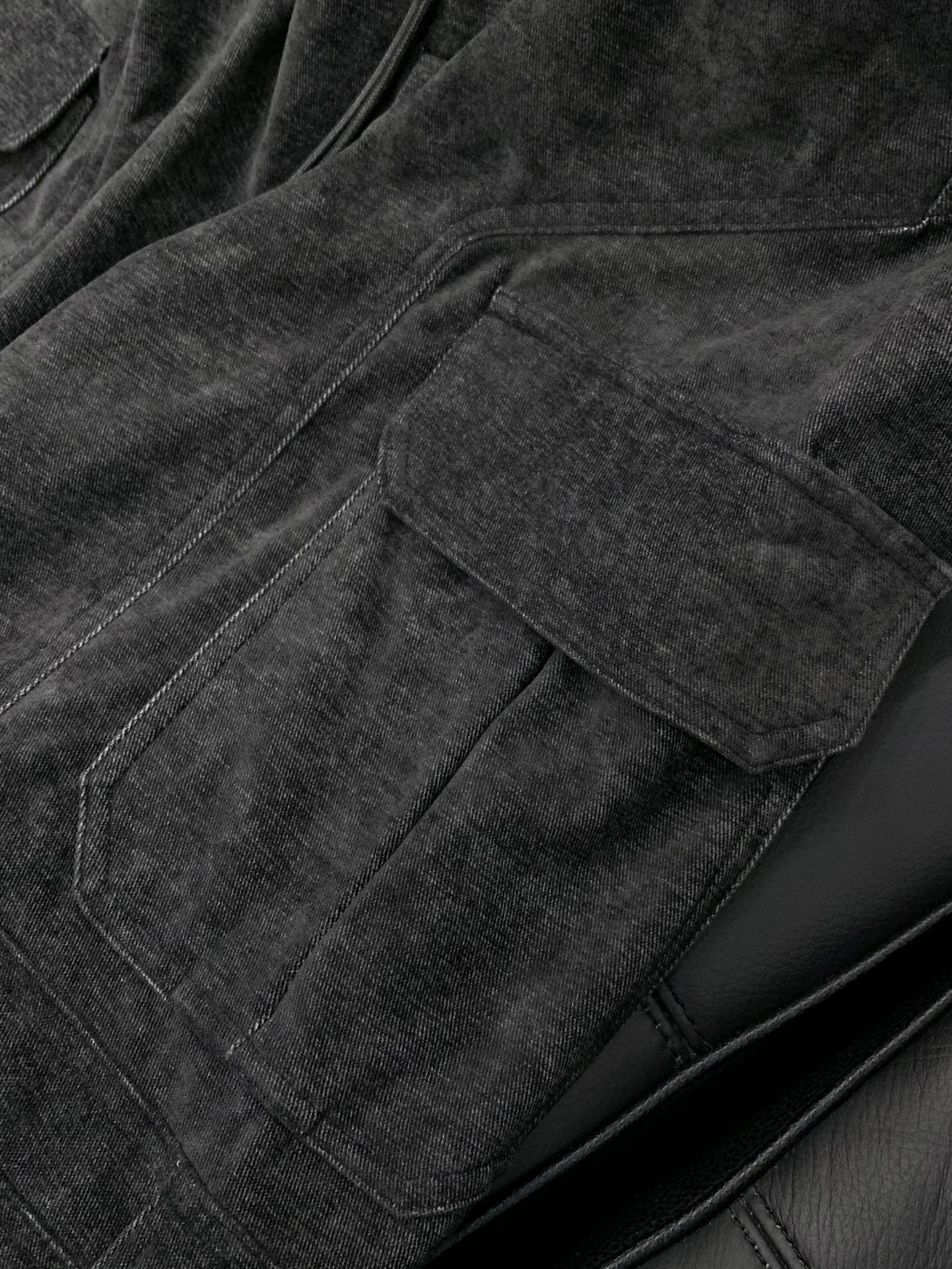 ，JIL 抽绳宽松休闲裤时尚系列，独特设计，抽绳休闲长裤 订纱开始订染和订纺。国内某大厂出口日本 和供应