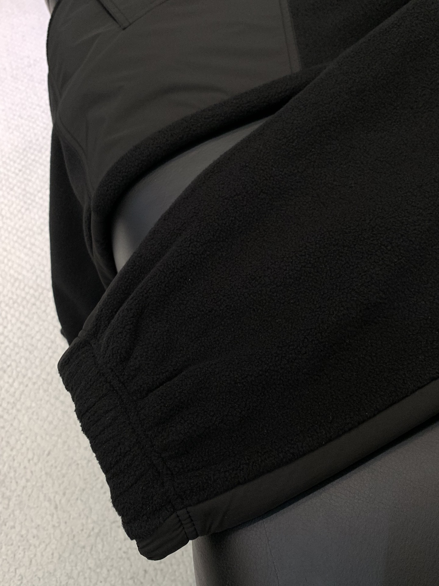 ，蒙口 抽绳摇粒绒休闲裤时尚系列，独特设计，抽绳休闲长裤 订纱开始订染和订纺。国内某大厂出口日本 和供应