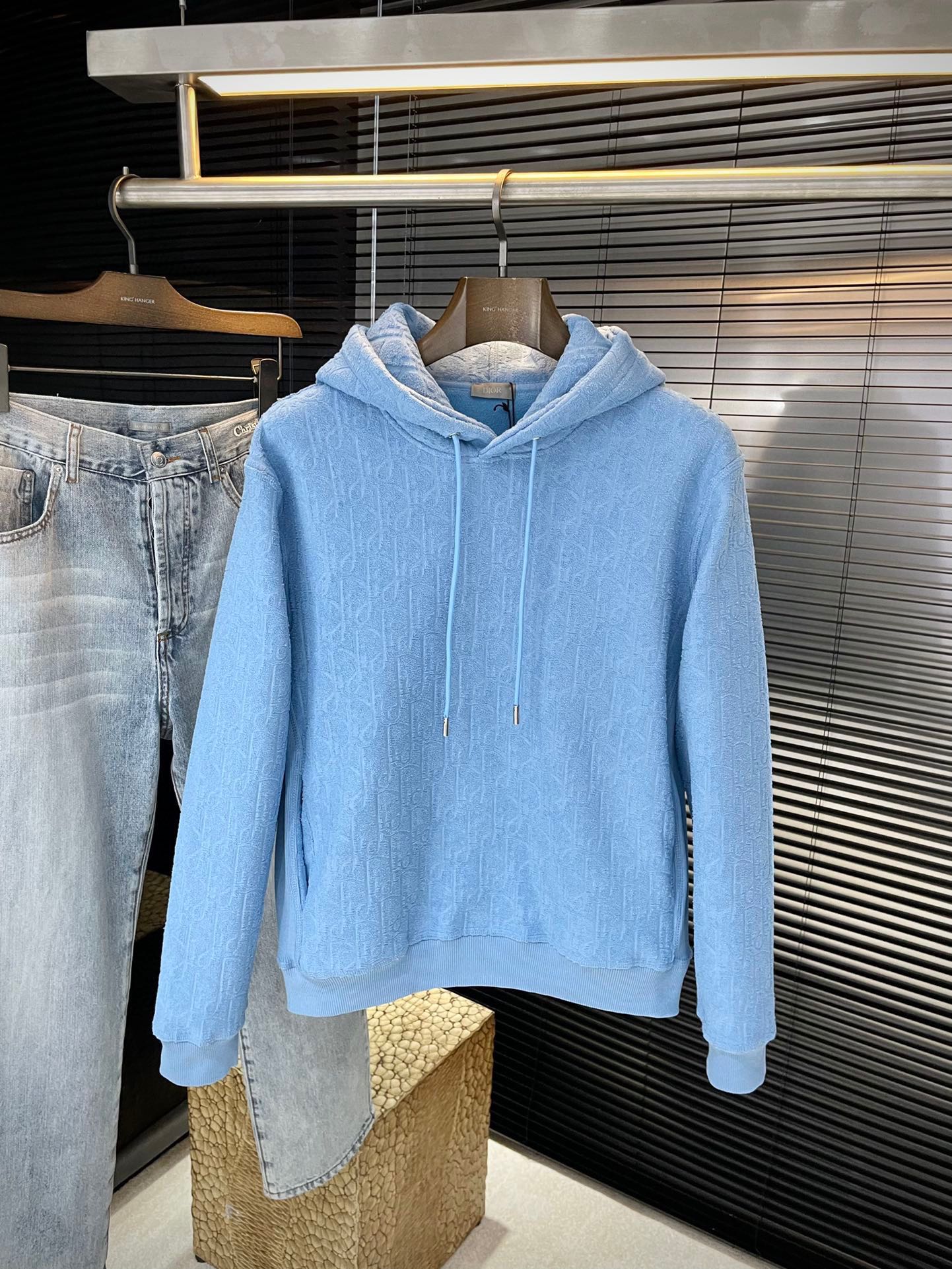 NO:610864,P Dio - (Dior) 2025 new autumn style, the latest hooded sweatshirt at the counter. The original version is casual and versatile, with a casual and lazy style. Customized original cotton lint-free fabric, which is extremely comfortable. High-end atmosphere, does it have the taste of autumn, the first choice. Size S to XL purchasing level...,, dior, dior, hoodie, sweatshirts, hats, alexander wang19860909P  Dio-（迪奥）2025秋季新款,专柜最新连帽卫衣 原版版型上身休闲百搭、随性慵懒范,定制原版棉质不起绒面料,舒适感爆棚.高端大气,秋天的味道有没有,首选 .码数 S一XL 代购级别……,,dior,dior,hoodie,sweatshirts,hats,alexander wang,Men's clothing