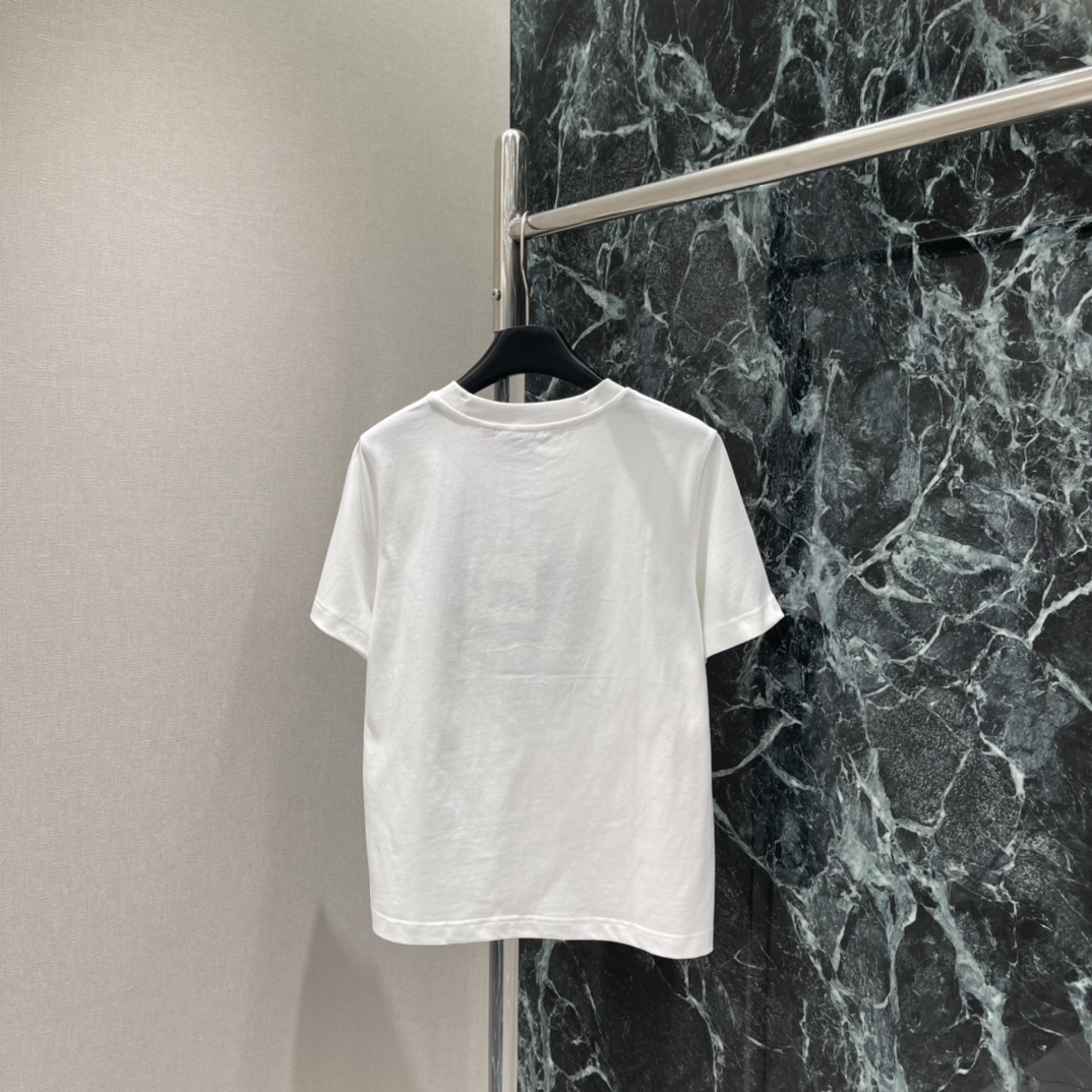 BBR 25秋冬新款 印花刺绣短袖T恤 正面是经典骑士图案+品牌logo 英伦风满满 粉色款超温柔 宽松