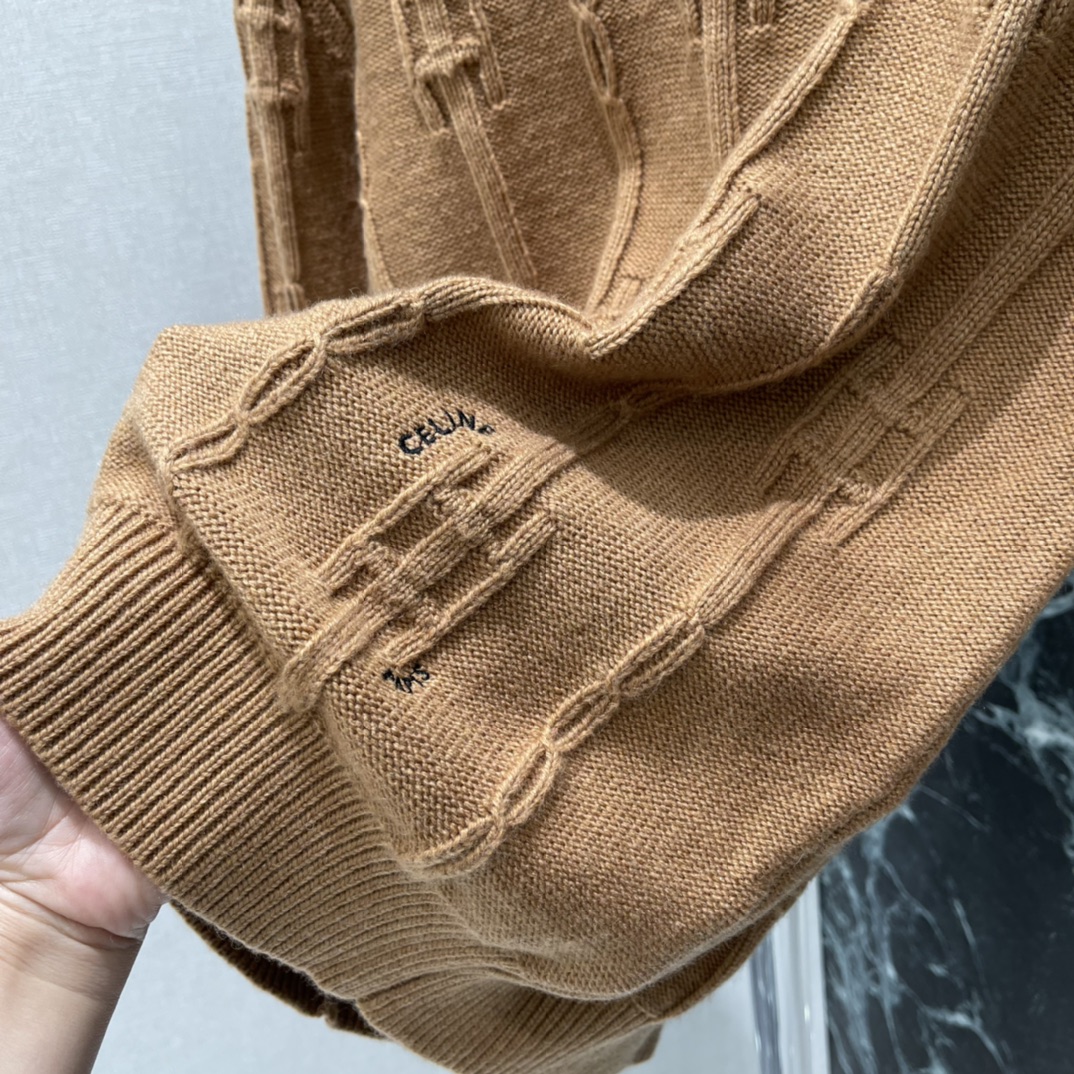 CE 25秋冬新款 锁链羊毛毛衣 锁链纹理设计超有辨识度，细节满分!圆领+宽松版型，舒适又时髦，随便搭牛