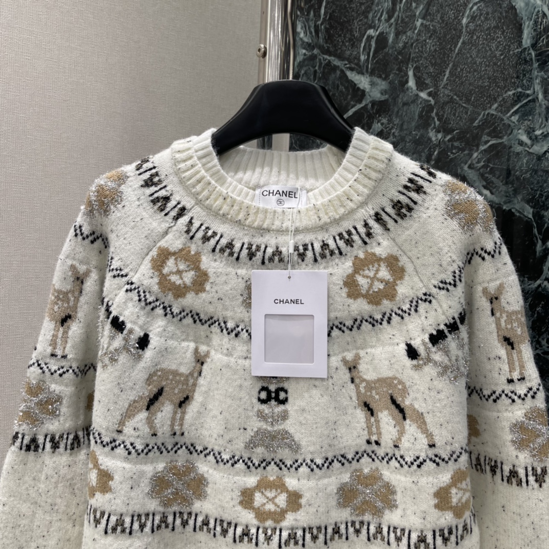 小香 25秋冬新款 麋鹿提花毛衣 米白纱线混入闪亮纤维 光线下bling bling超梦幻 棕白麋鹿 雪