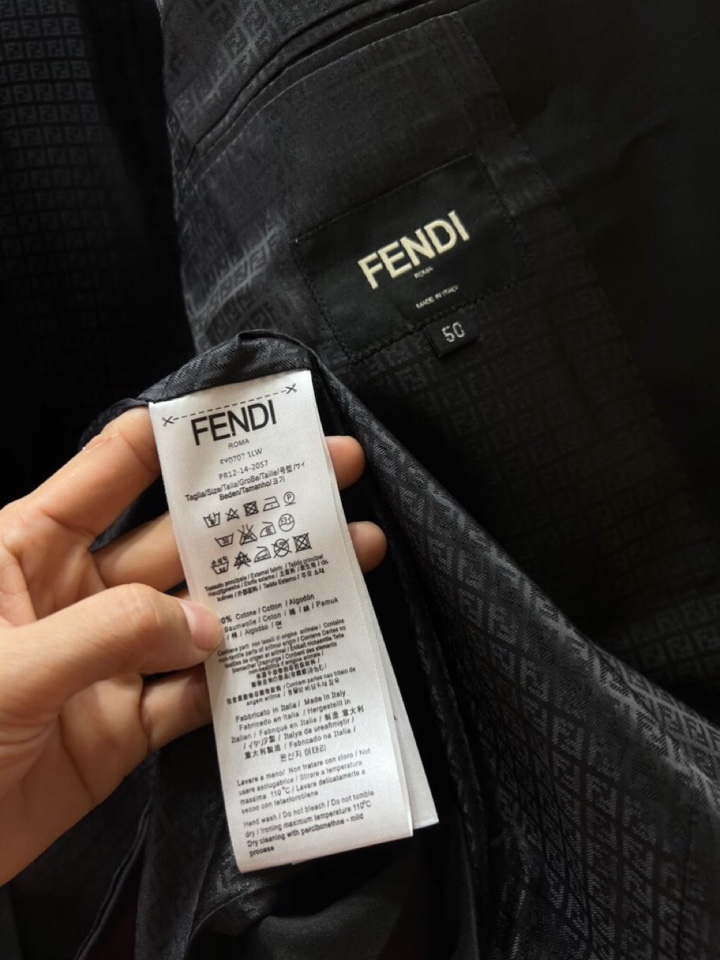 FENDI 芬迪 2024新款西服西装单西，高端版本！定制羊毛混纺面料 透气舒适度高，细节无可挑剔，品牌