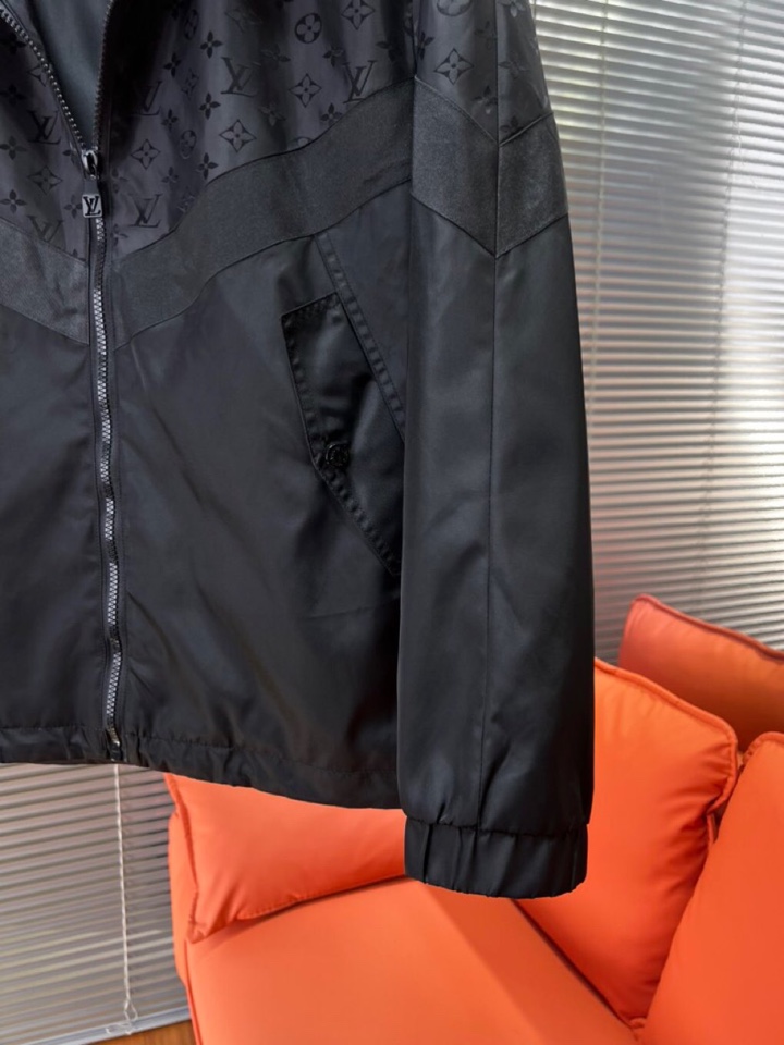 Louis Vuitton 路易威登 LV 驴牌2025新品时尚连帽棉服夹克外套，进口原版科技面料，上身