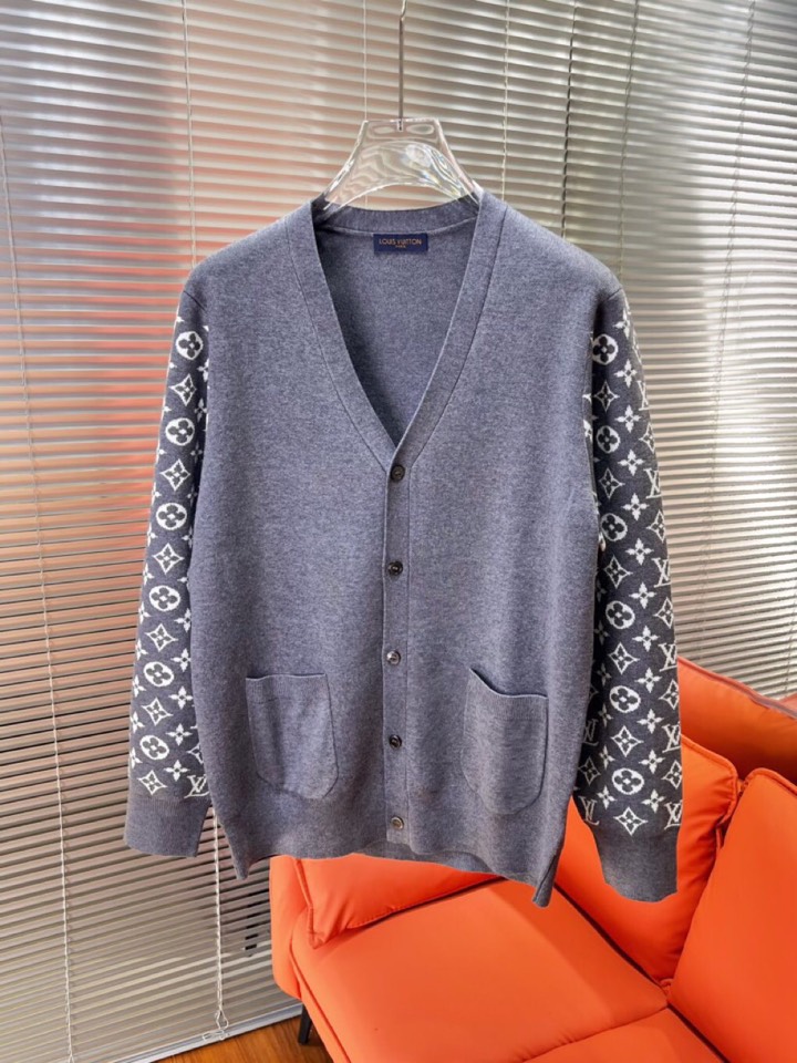Louis Vuitton 路易威登 LV 驴牌针织提花工艺开衫v领开衫毛衣 男女同款情侣款，百搭宽松版