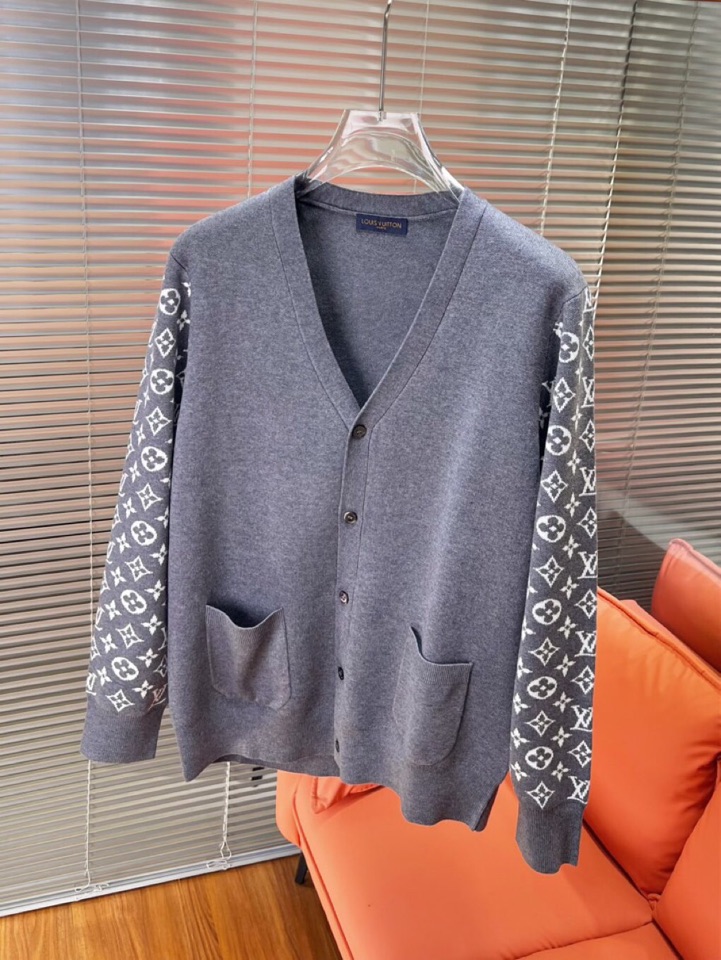 Louis Vuitton 路易威登 LV 驴牌针织提花工艺开衫v领开衫毛衣 男女同款情侣款，百搭宽松版
