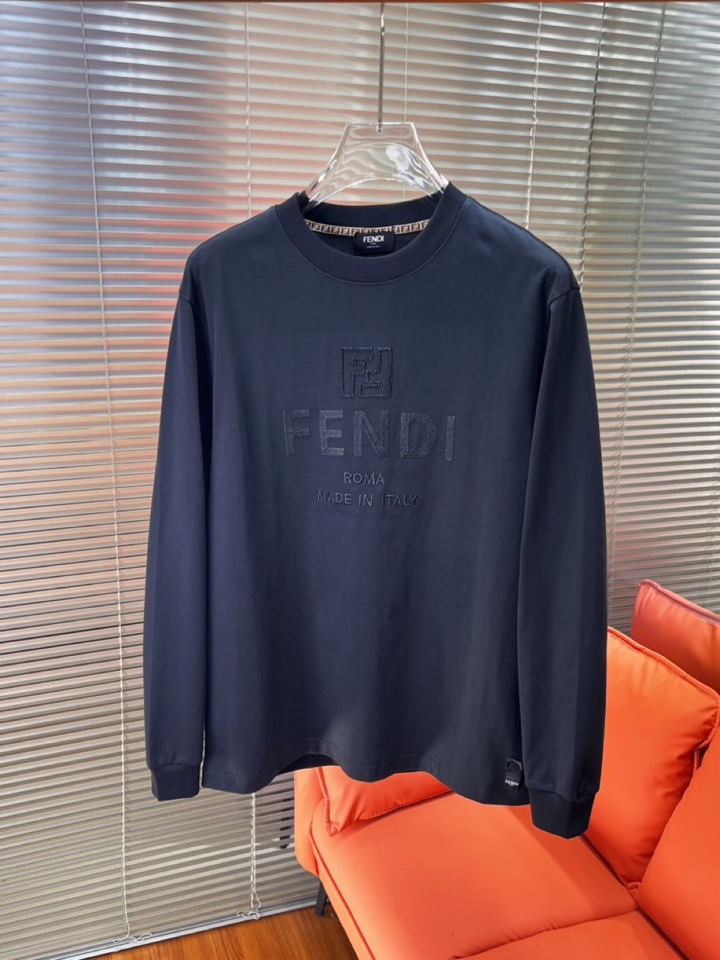 FENDI 芬迪2025新款圆领长袖T恤，男女同款情侣款，定制280克重纯棉面料，定染32支双股螺纹、领
