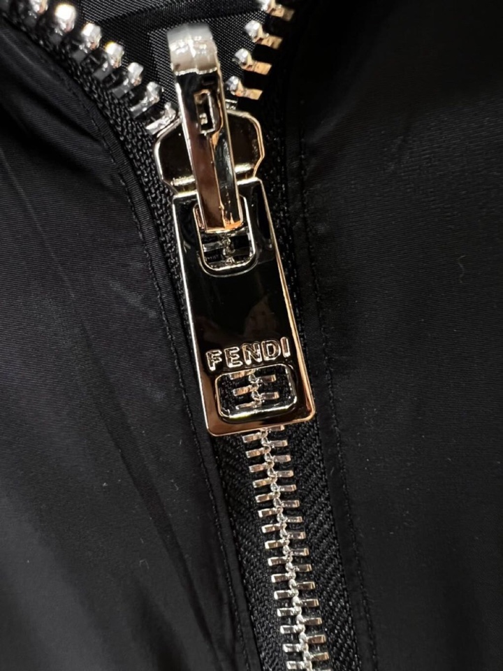 FENDI 芬迪新款原单男士双面穿连帽夹克外套 ✨渠道特供 高端货✨简约经典大爆款 原版聚酯纤维创新科技