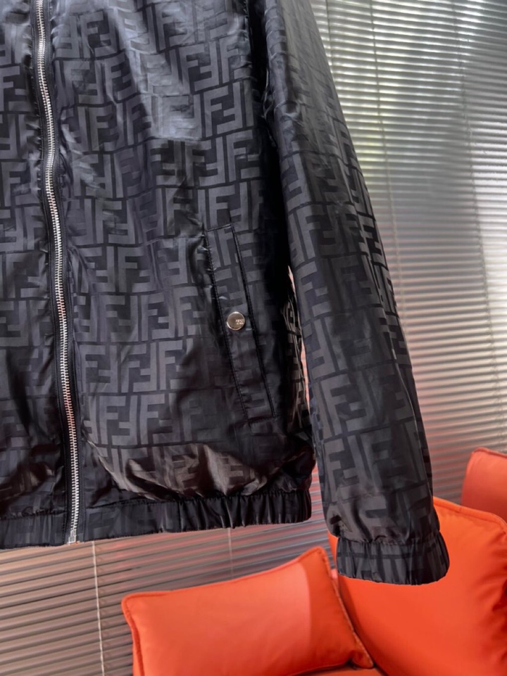 FENDI 芬迪新款原单男士双面穿连帽夹克外套 ✨渠道特供 高端货✨简约经典大爆款 原版聚酯纤维创新科技