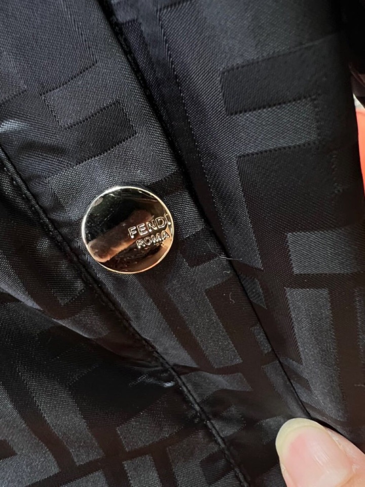 FENDI 芬迪新款原单男士双面穿连帽夹克外套 ✨渠道特供 高端货✨简约经典大爆款 原版聚酯纤维创新科技
