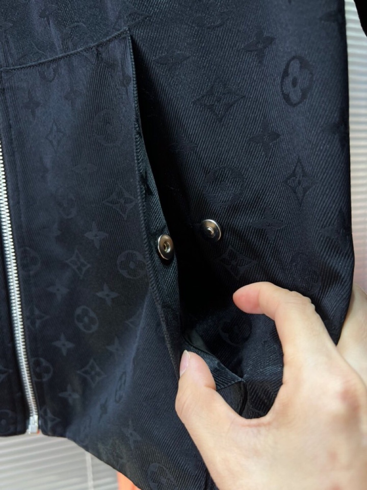 Louis Vuitton 路易威登 LV 驴牌新款原单双面穿夹克外套 ，一面老花一面纯色✨渠道特供 高