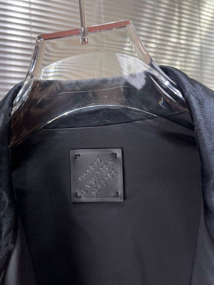 Louis Vuitton 路易威登 LV 驴牌新款原单双面穿夹克外套 ，一面老花一面纯色✨渠道特供 高