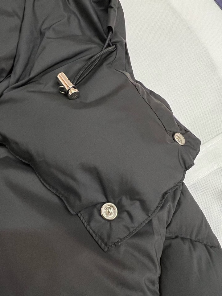 Moncler 蒙口Hanovcrtan雾面长玛雅/长款羽绒服\n尺码: 1-5码\n颜色：黑色\n（下