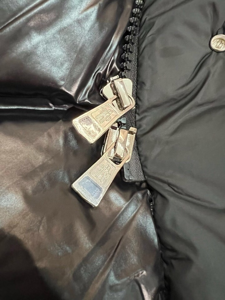 Moncler 蒙口Hanovcrtan雾面长玛雅/长款羽绒服\n尺码: 1-5码\n颜色：黑色\n（下