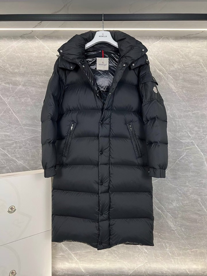 Moncler 蒙口Hanovcrtan雾面长玛雅/长款羽绒服\n尺码: 1-5码\n颜色：黑色\n（下