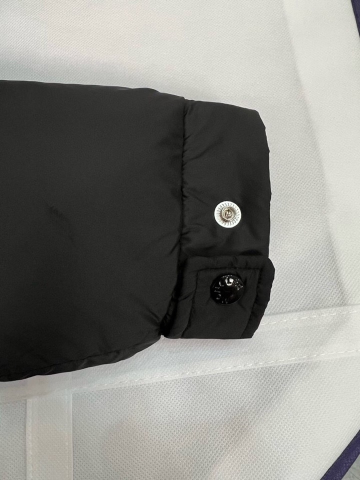 Moncler 蒙口Hanovcrtan雾面长玛雅/长款羽绒服\n尺码: 1-5码\n颜色：黑色\n（下