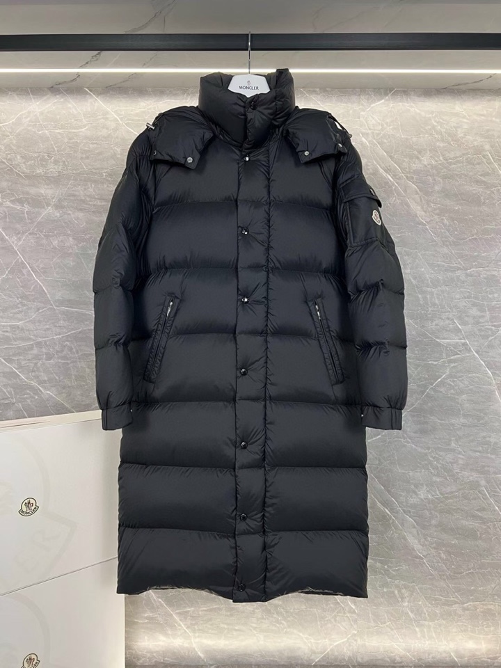 Moncler 蒙口Hanovcrtan雾面长玛雅/长款羽绒服\n尺码: 1-5码\n颜色：黑色\n（下