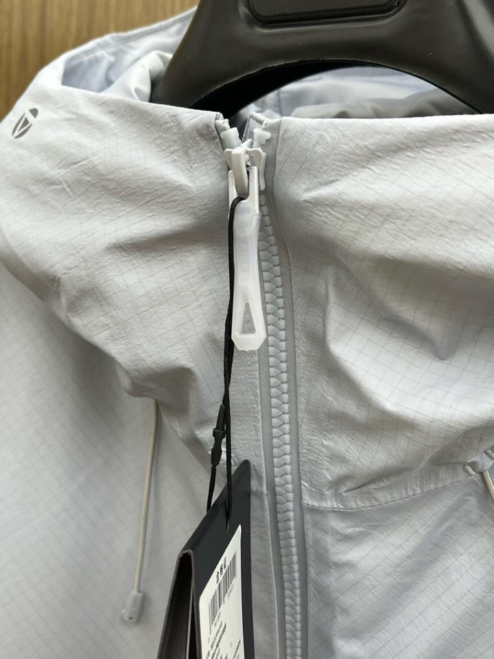 凯乐石 2025秋冬新款🆕羽绒服 原版订制五金配件全进口原版定制 欢迎对比 绝对的高品质 采用顶级白鸭绒