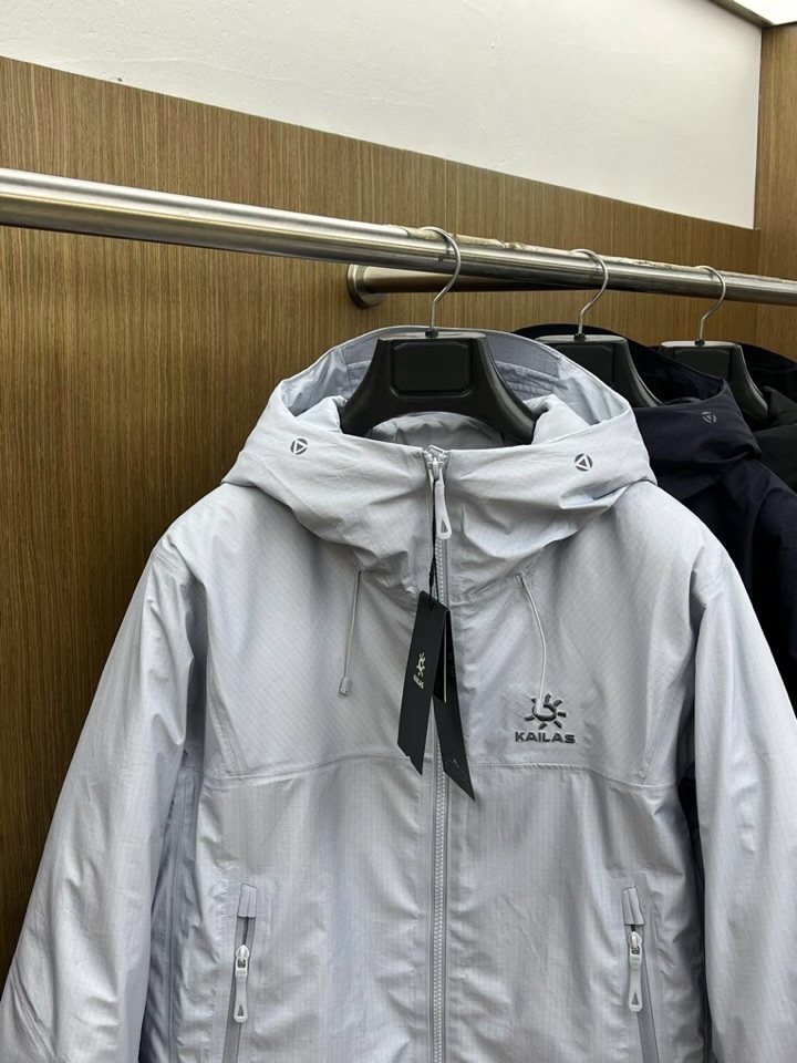 凯乐石 2025秋冬新款🆕羽绒服 原版订制五金配件全进口原版定制 欢迎对比 绝对的高品质 采用顶级白鸭绒