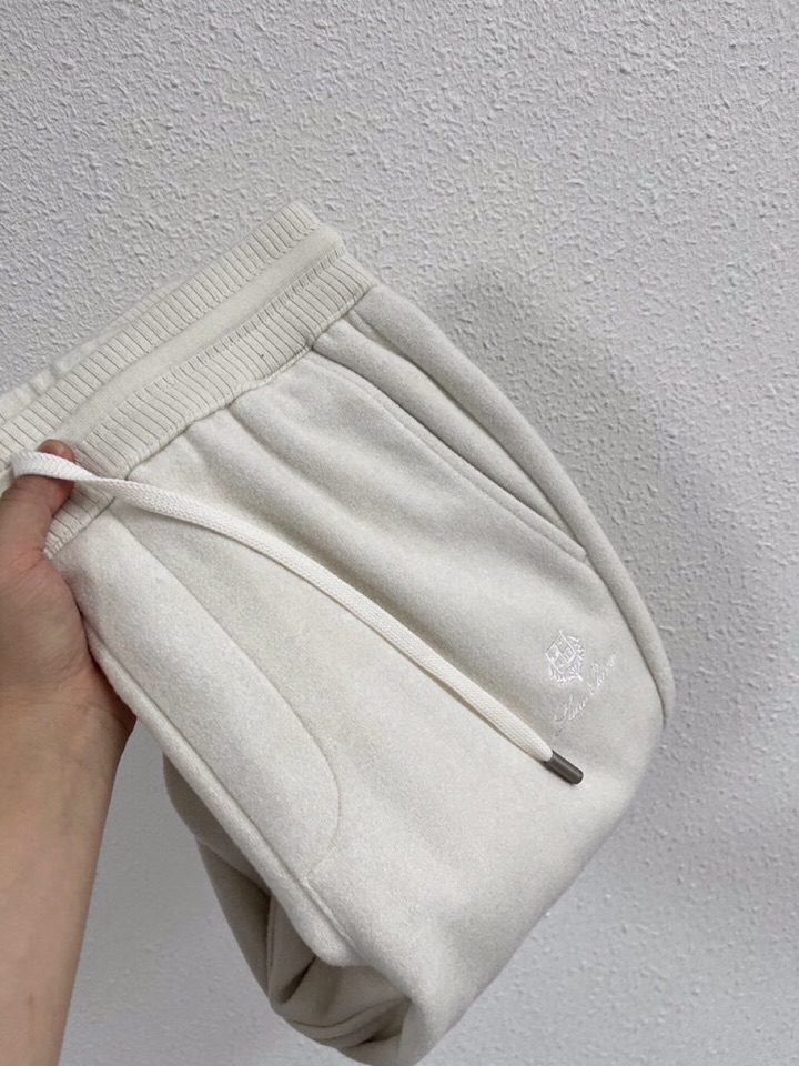 Loro Piana 诺悠翩雅lP🆕 秋冬保暖有型高密度毛巾面混纺松紧腰直脚休闲裤，经典百搭 标志刺绣的