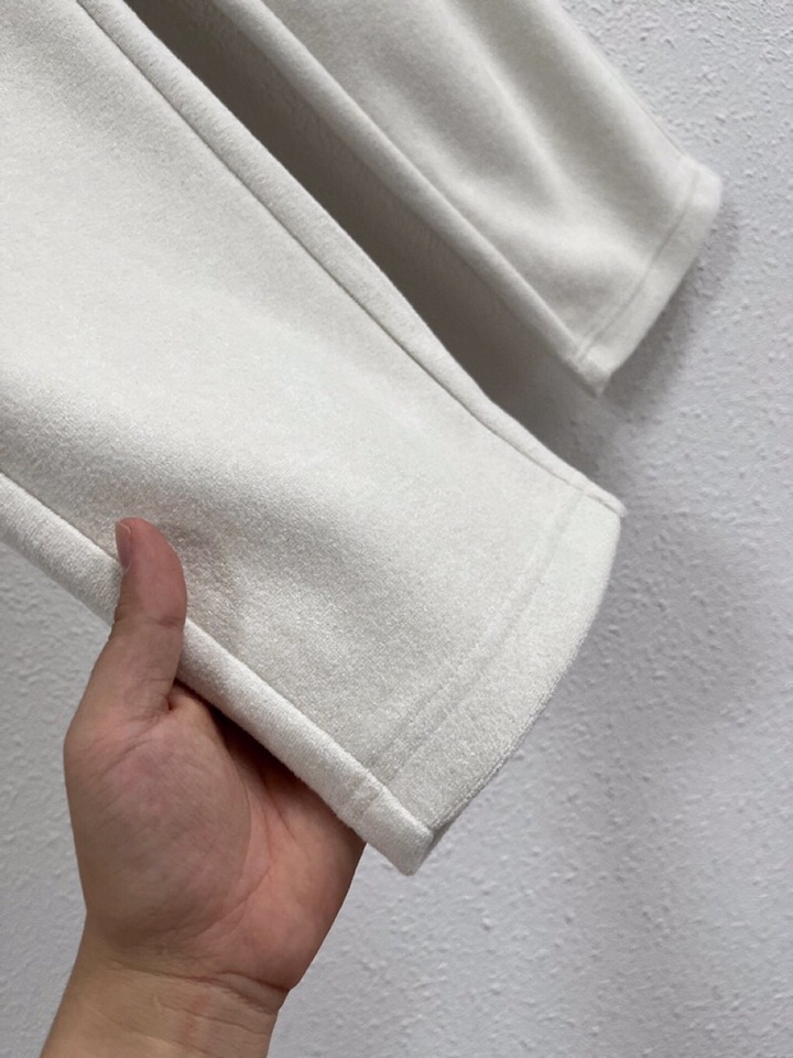 Loro Piana 诺悠翩雅lP🆕 秋冬保暖有型高密度毛巾面混纺松紧腰直脚休闲裤，经典百搭 标志刺绣的