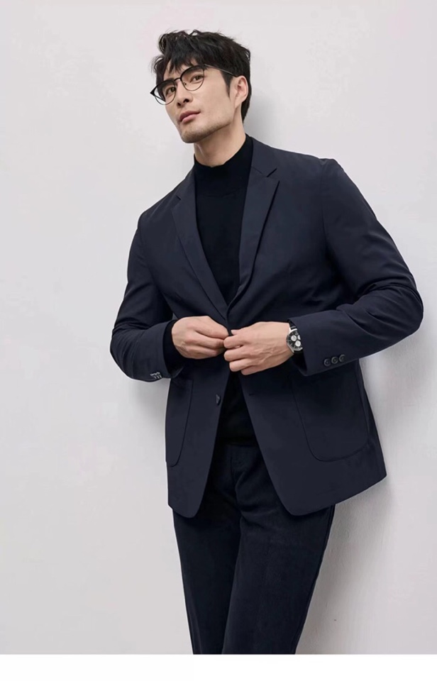 Armani 阿玛尼2025秋冬百搭休闲爆款轻溥鹅绒羽绒西装单西，二色齐发，蓝色与黑色；简约干净；轻盈保