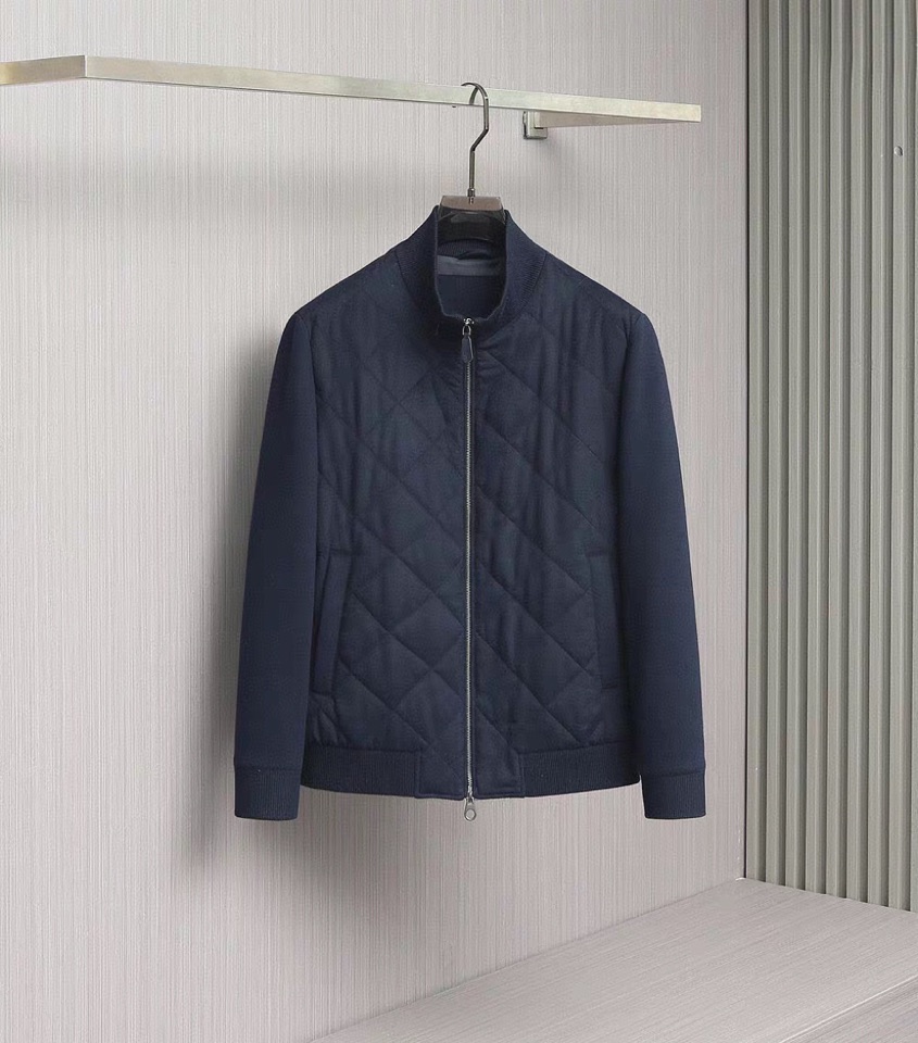 Loro Piana 诺悠翩雅lP🆕 爆款休闲立领夹克三色齐发，金纺羊毛面料；简约高端；手感舒适柔软；上