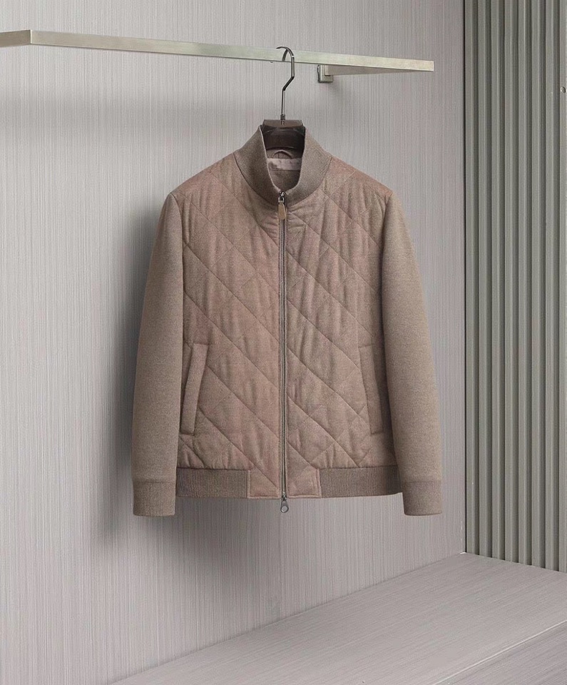 Loro Piana 诺悠翩雅lP🆕 爆款休闲立领夹克三色齐发，金纺羊毛面料；简约高端；手感舒适柔软；上