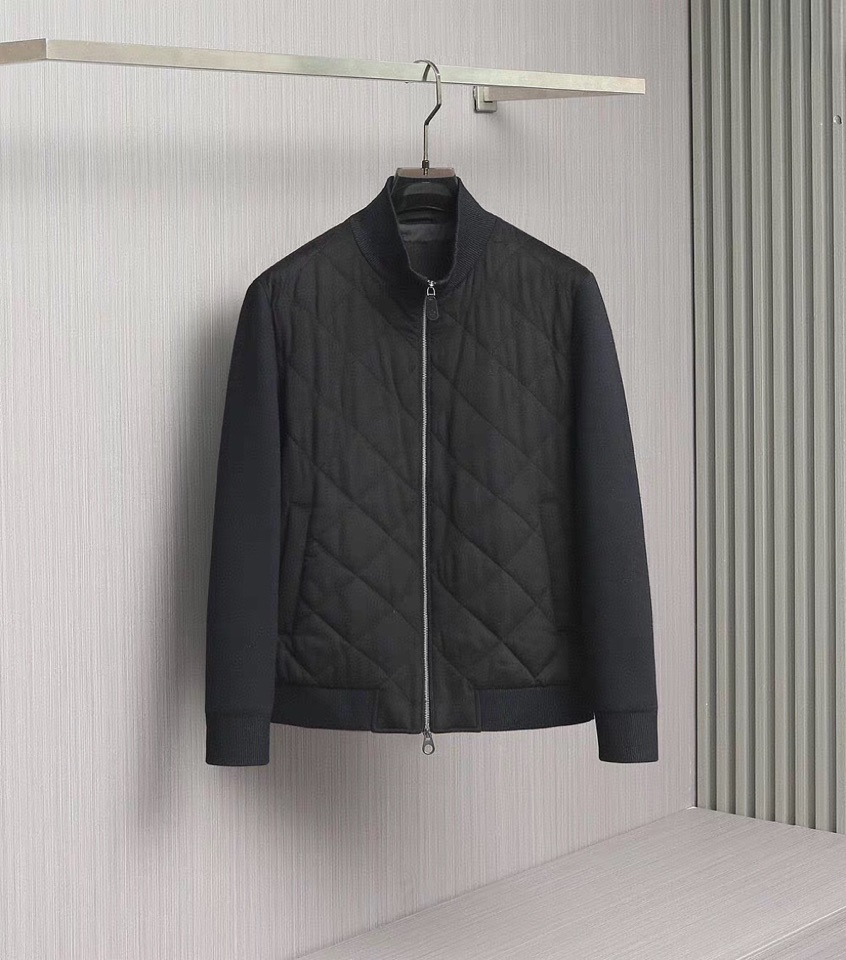 Loro Piana 诺悠翩雅lP🆕 爆款休闲立领夹克三色齐发，金纺羊毛面料；简约高端；手感舒适柔软；上