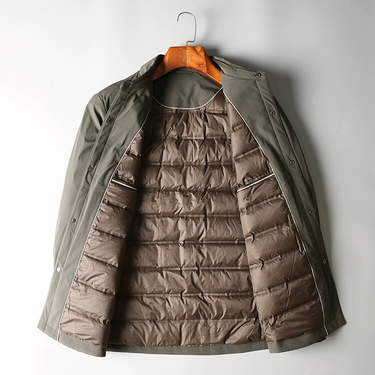 Armani 阿玛尼2025最爆翻领羽绒服鹅绒服；二色齐发；锦纶氨纶纤维高弹面料，抗邹柔顺，垂感十足，防