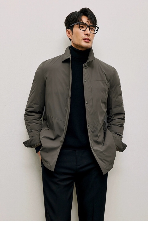 Armani 阿玛尼2025最爆翻领羽绒服鹅绒服；二色齐发；锦纶氨纶纤维高弹面料，抗邹柔顺，垂感十足，防