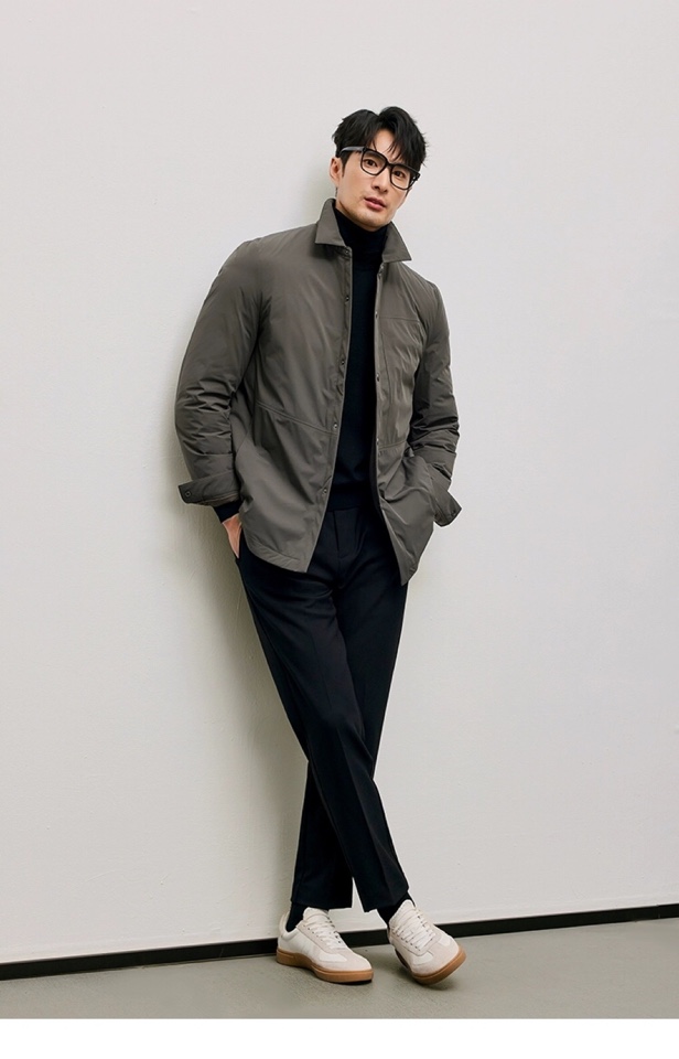 Armani 阿玛尼2025最爆翻领羽绒服鹅绒服；二色齐发；锦纶氨纶纤维高弹面料，抗邹柔顺，垂感十足，防