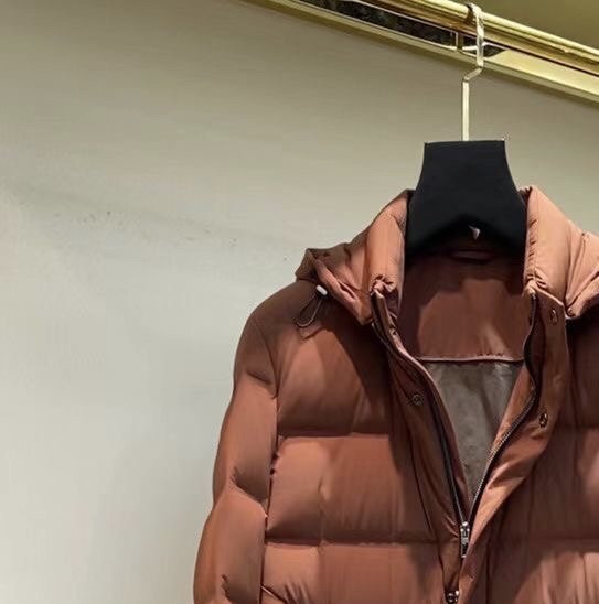 Loro Piana 诺悠翩雅lP🆕 简约羽绒服 白鸭绒 贵族高级别要求订单 高标准定制 上身非常有型 