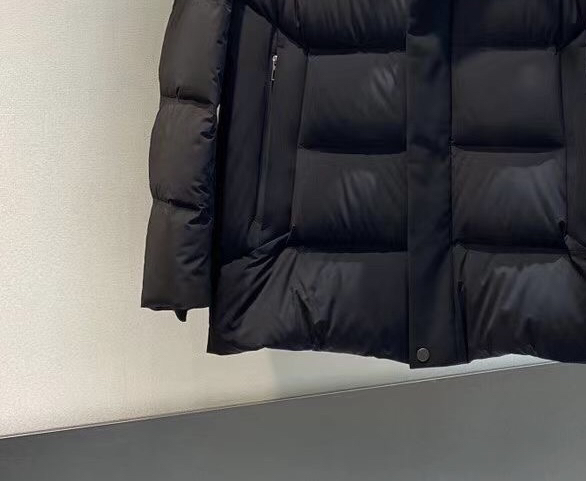 Loro Piana 诺悠翩雅lP🆕 简约羽绒服 白鸭绒 贵族高级别要求订单 高标准定制 上身非常有型 