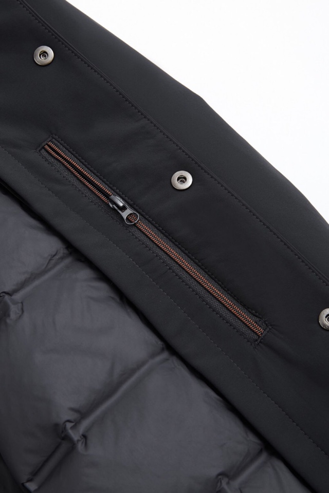 Ermenegildo Zegna 杰尼亚经典款翻领羽绒服夹克外套，鹅绒可脱卸 轻盈保暖，柔软舒适；更显