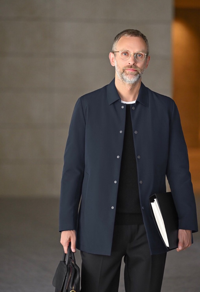 Ermenegildo Zegna 杰尼亚经典款翻领羽绒服夹克外套，鹅绒可脱卸 轻盈保暖，柔软舒适；更显